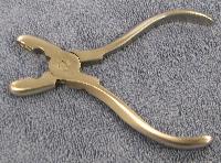 Hog Ringer - Applicator for aplication of Hog Rings.